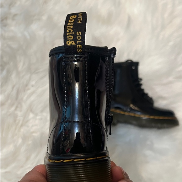 Dr. Martens Shiny Black Kids Boots - Picture 4 of 5